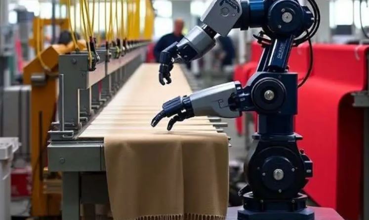 Châu Phi có thể tận dụng AI và robot để sản xuất hàng dệt may có giá trị gia tăng cao hơn.
( Ảnh: newafricanmagazine.com)